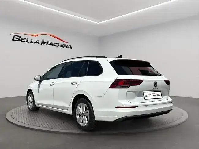 Usado VW Golf VIII Life 115 CV (84 kW) 2022 Blanco Familiar
