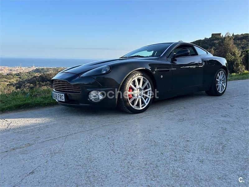 Usado Aston Martin Vanquish 520 CV (382 kW) 2005 Gris / plata Coupe