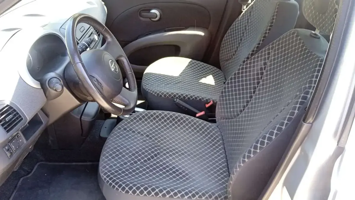 Usado Nissan Micra Acenta 88 CV (64 kW) 2007 Gris Utilitario