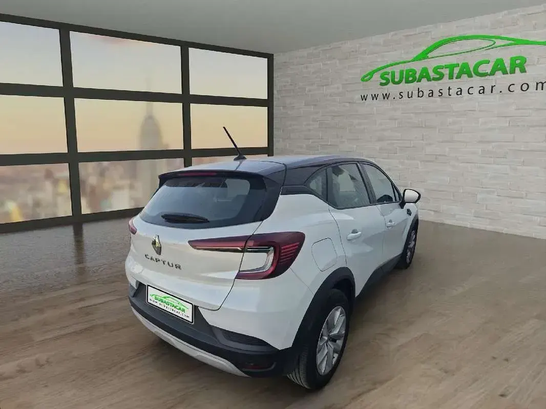 Usado Renault Captur Equilibre 91 CV (66 kW) 2023 Blanco SUV