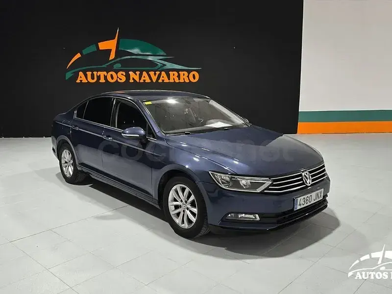 Usado VW Passat Advance 120 CV (88 kW) 2016 Azul Berlina