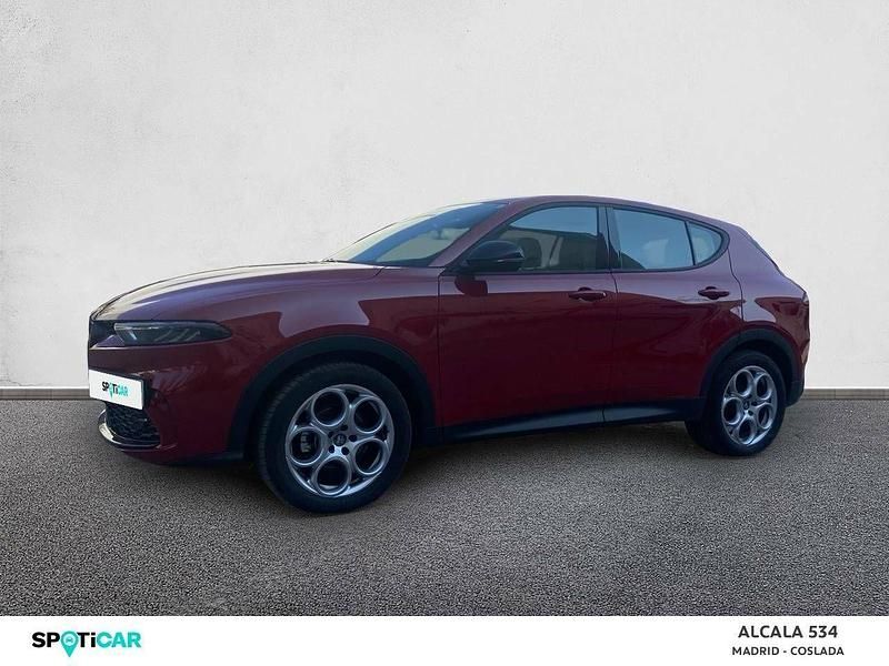 Rojo Usado 2022 Alfa Romeo Tonale Sprint SUV | 29.990 € - Imagen 1/4