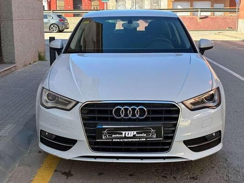 Usado Audi A3 Sportback Attraction 110 CV (80 kW) 2014 Blanco Utilitario