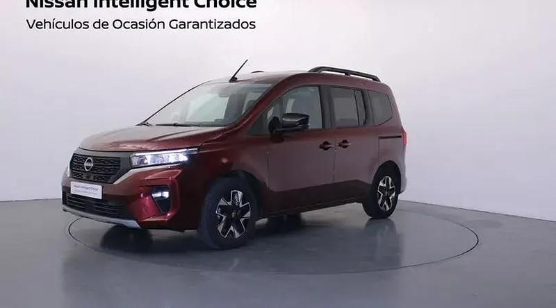 Usado Nissan Townstar N-Connecta 130 CV (95 kW) 2022 Rojo carmin metalizado Familiar