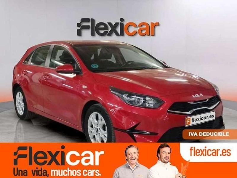 Usado Kia Ceed 101 CV (74 kW) 2023 Rojo Utilitario