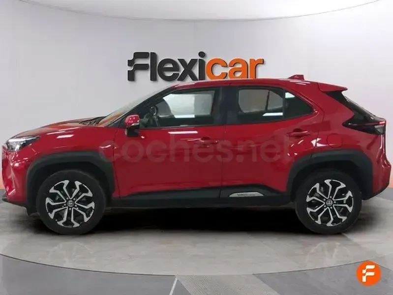 Usado Toyota Yaris Cross Active 116 CV (85 kW) 2023 Rojo SUV