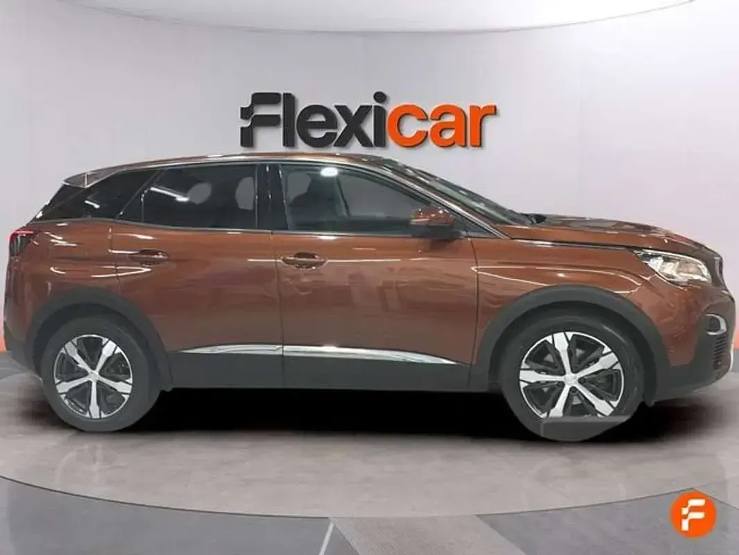 Usado Peugeot 3008 Allure 131 CV (96 kW) 2018 Marrón SUV