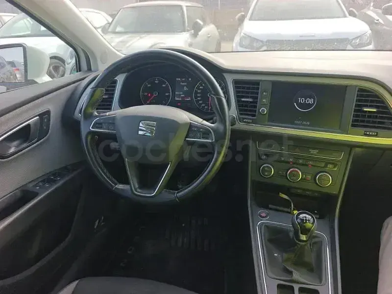 Usado Seat Leon Style 115 CV (84 kW) 2019 Blanco Berlina