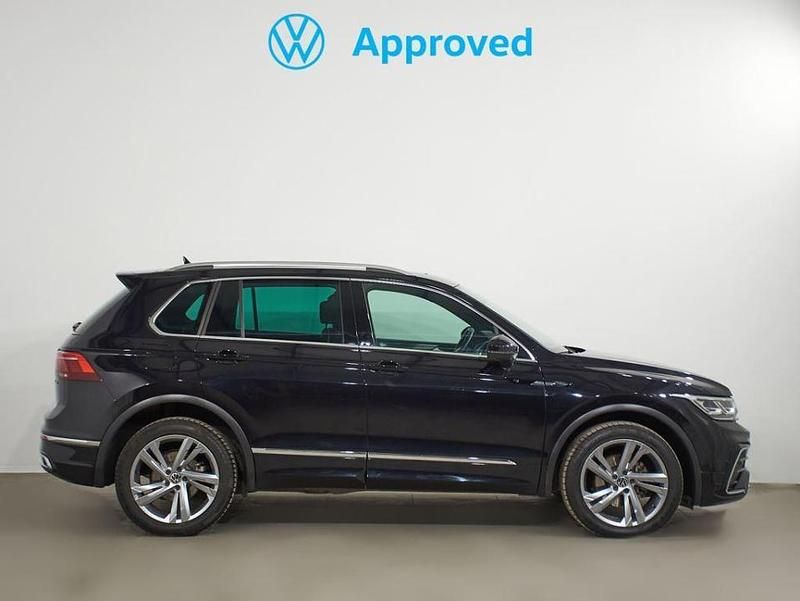 Begagnad VW Tiguan R-line 150 HK (110 kW) 2021 Svart SUV