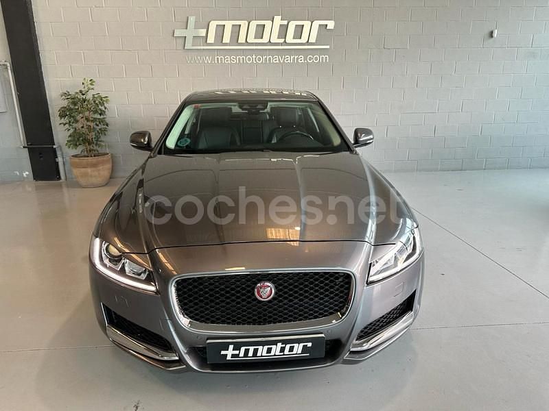 Usado Jaguar XF Prestige 180 CV (132 kW) 2016 Gris / plata Berlina