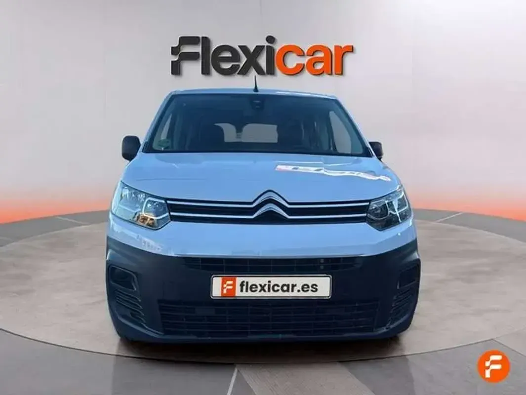 Usado Citroën Berlingo 102 CV (75 kW) 2023 Blanco Monovolumen