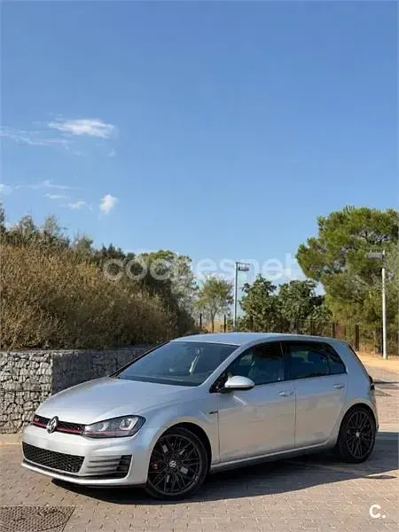 Usado VW Golf VII GTI 230 CV (169 kW) 2016 Gris / plata Berlina