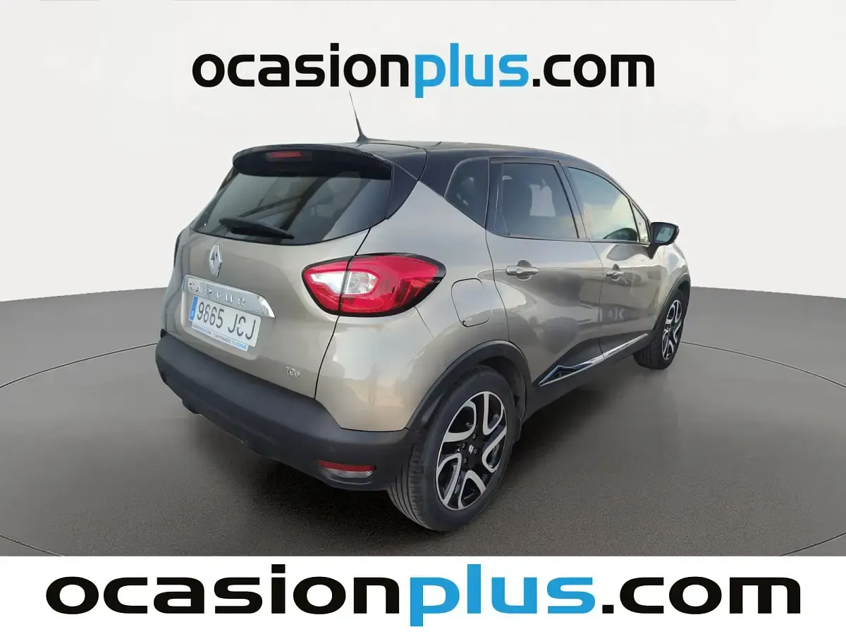 Usado Renault Captur Zen 120 CV (88 kW) 2015 Beige SUV