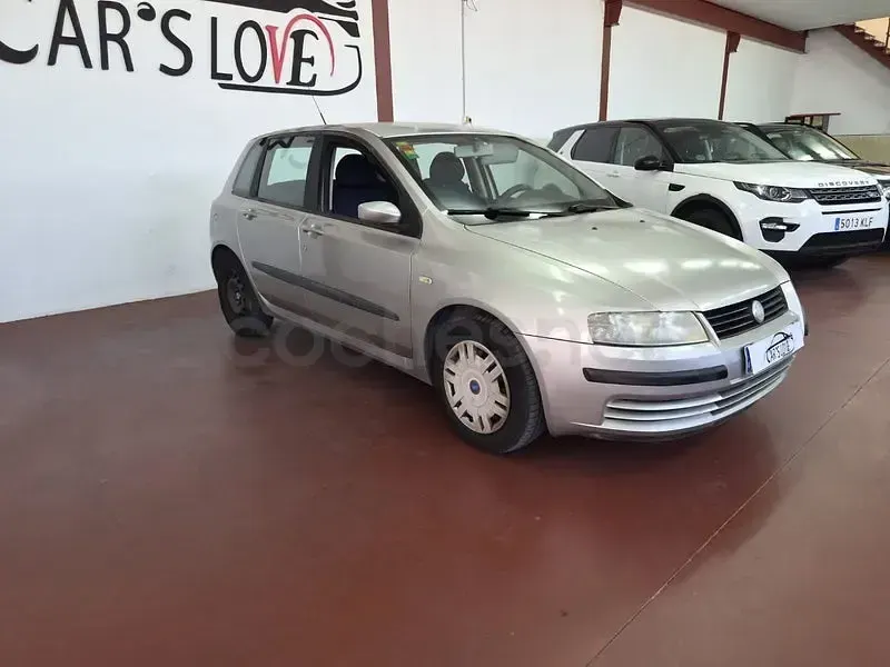 Usado Fiat Stilo Active 100 CV (73 kW) 2004 Gris / plata Berlina