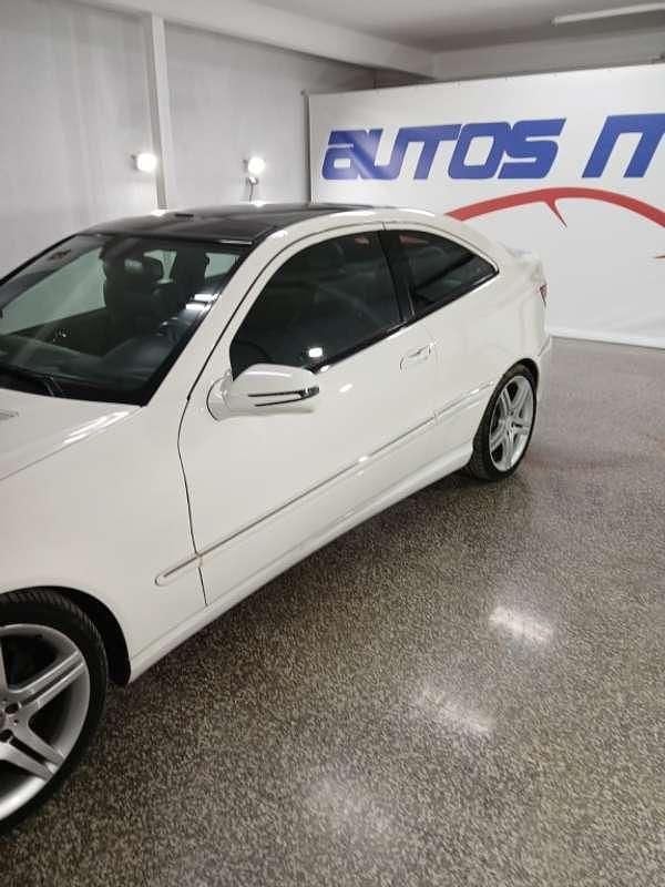 Usado Mercedes C220 150 CV (110 kW) 2009 Blanco Coupe