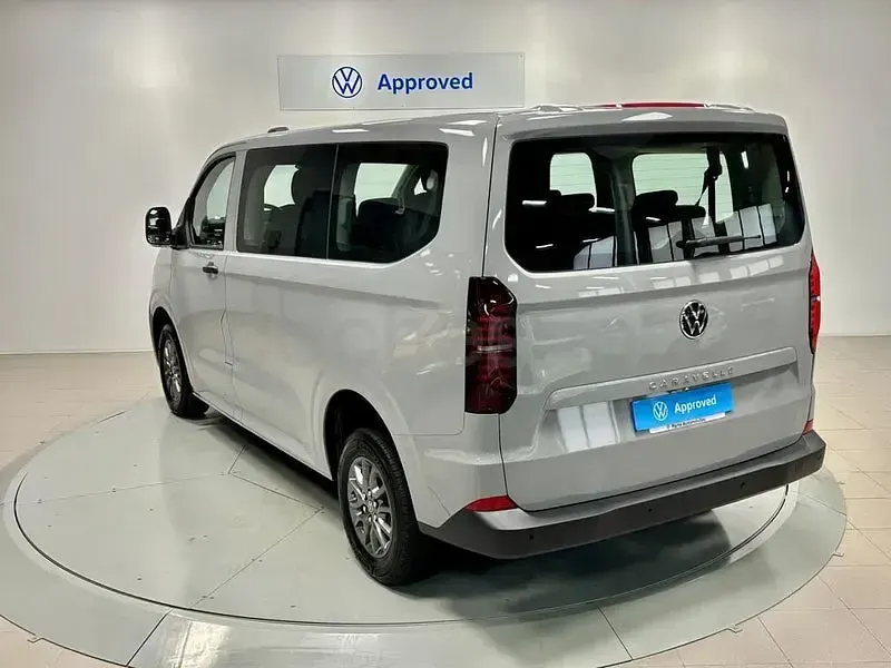 Nuevo VW Caravelle 110 CV (80 kW) 2025 Gris / plata Van