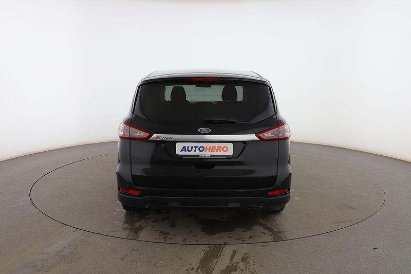 Usado Ford S-MAX Titanium 150 CV (110 kW) 2017 Negro Monovolumen