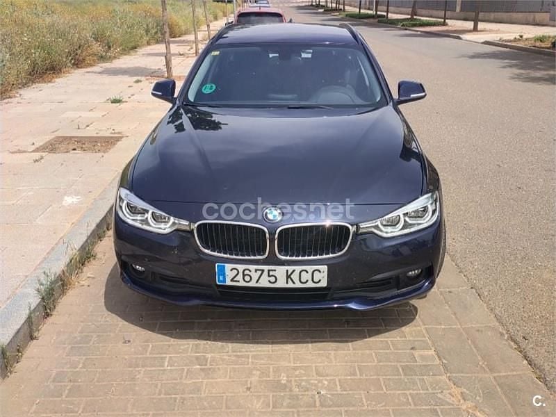 Usado BMW 318 150 CV (110 kW) 2017 Azul Familiar