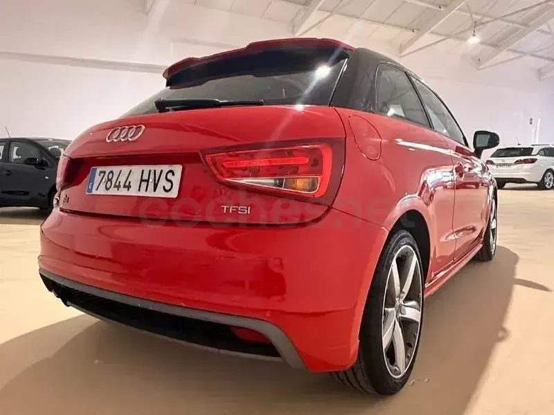 Usado Audi A1 Attraction 86 CV (63 kW) 2014 Rojo Utilitario