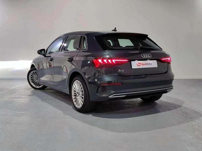 Usado Audi A3 Sportback Advanced 116 CV (85 kW) 2024 Gris Utilitario
