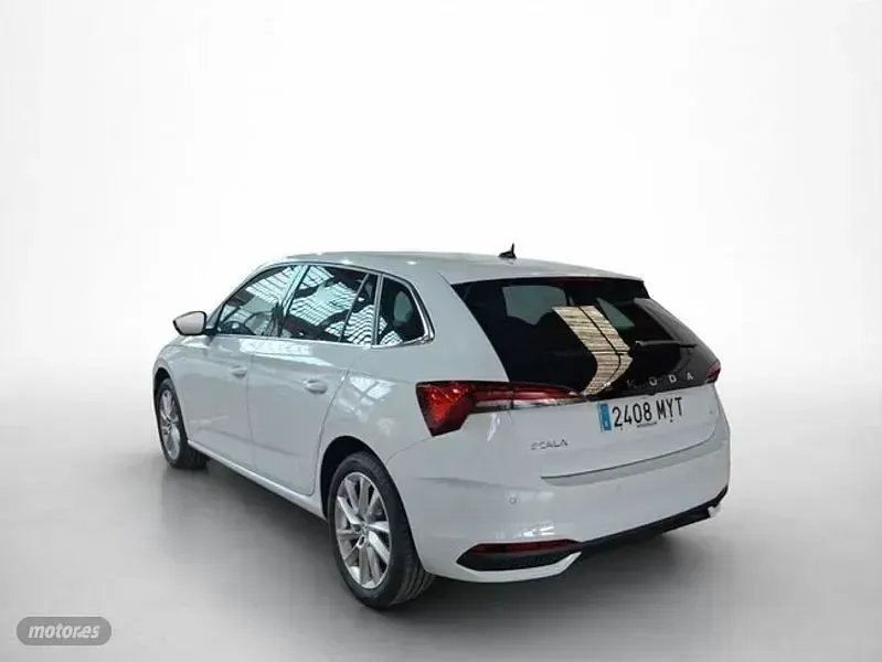 Usado Skoda Scala Selection 150 CV (110 kW) 2025 Blanco Utilitario