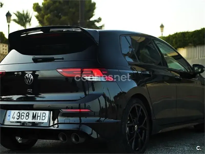 Usado VW Golf VIII R 320 CV (235 kW) 2022 Negro Berlina