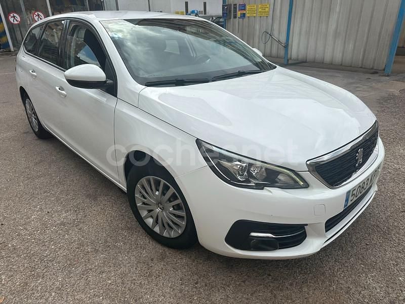 Używany Peugeot 308 SW Business-Line 100 KM (73 kW) 2018 Biały Kombi