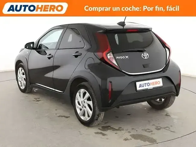 Usado Toyota Aygo X Play 72 CV (52 kW) 2024 Negro SUV