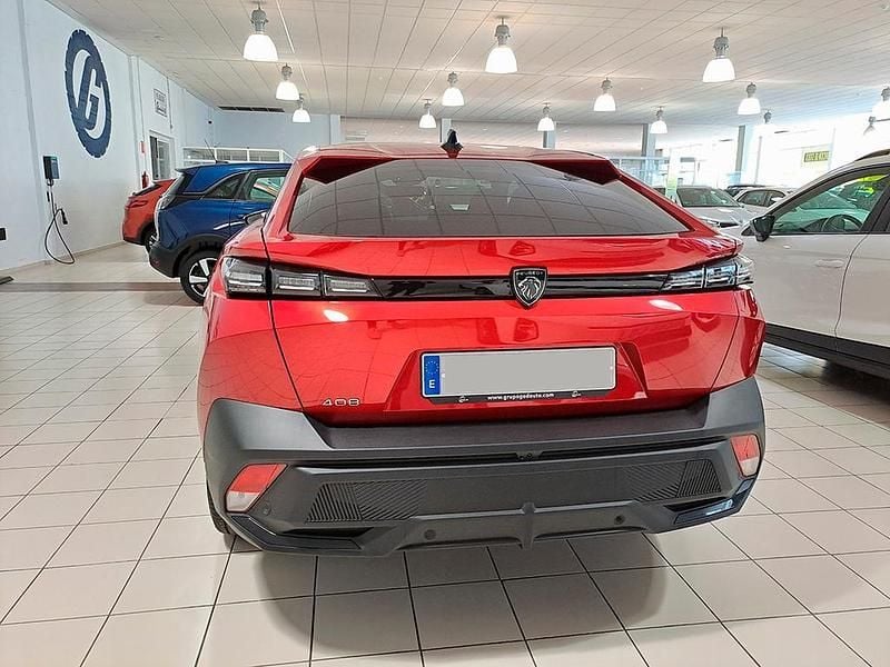 Usado Peugeot 408 Allure 130 CV (95 kW) 2023 Rojo Berlina