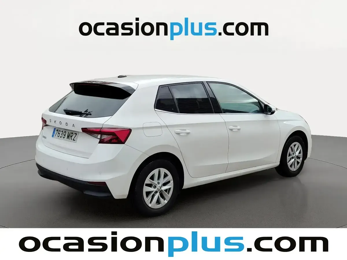 Usado Skoda Fabia Selection 95 CV (69 kW) 2024 Blanco Berlina