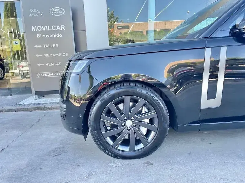 Usado Land Rover Range Rover SE 440 CV (323 kW) 2023 Negro SUV