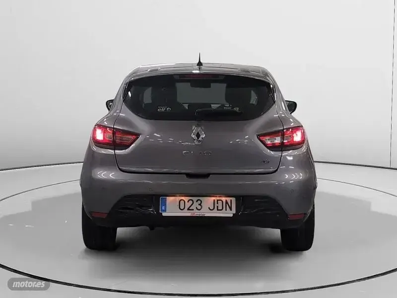 Usado Renault Clio 90 CV (66 kW) 2015 Gris