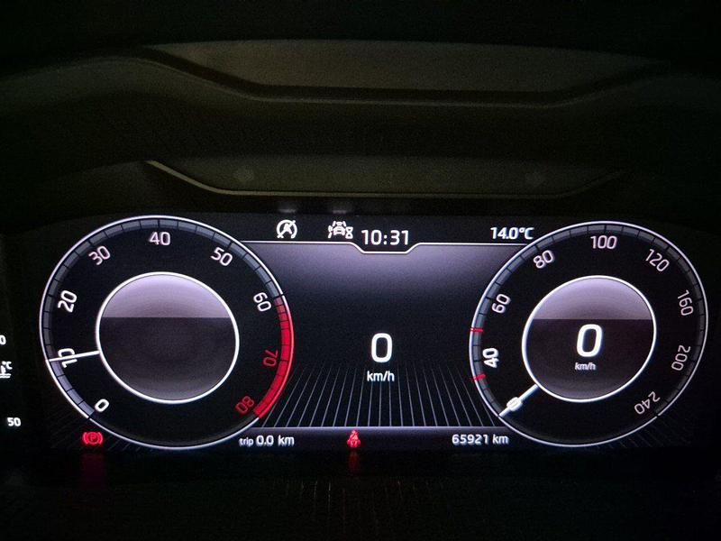 Usado Skoda Kamiq Ambition 116 CV (85 kW) 2020 Negro SUV