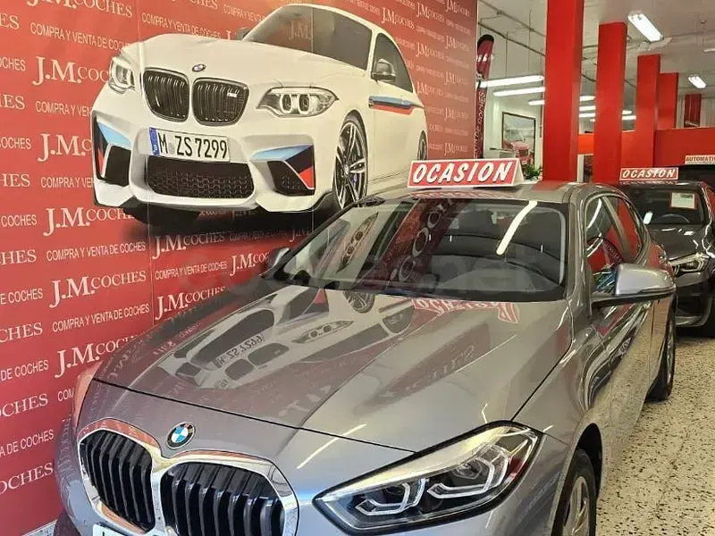 Usado BMW 116 116 CV (85 kW) 2023 Gris / plata Utilitario
