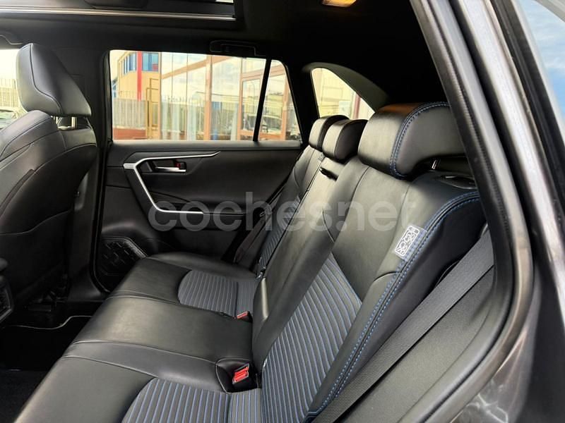 Usado Toyota RAV4 Hybrid Style 222 CV (163 kW) 2022 Gris / plata SUV
