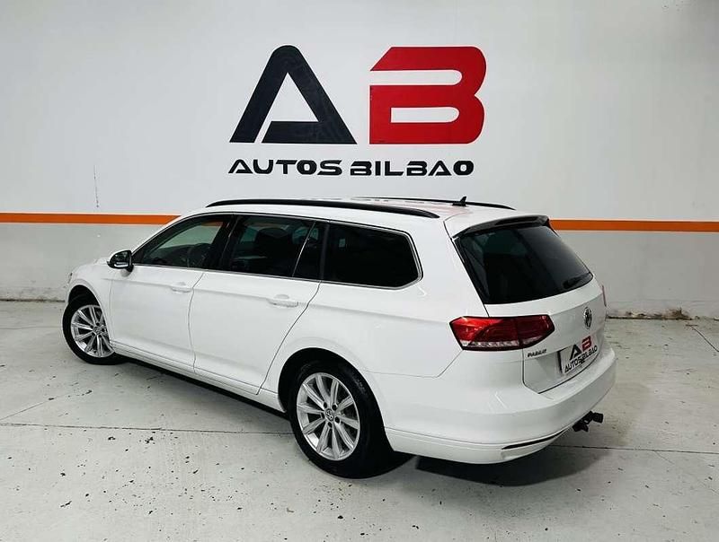 Usado VW Passat Sportline 150 CV (110 kW) 2018 Blanco Familiar