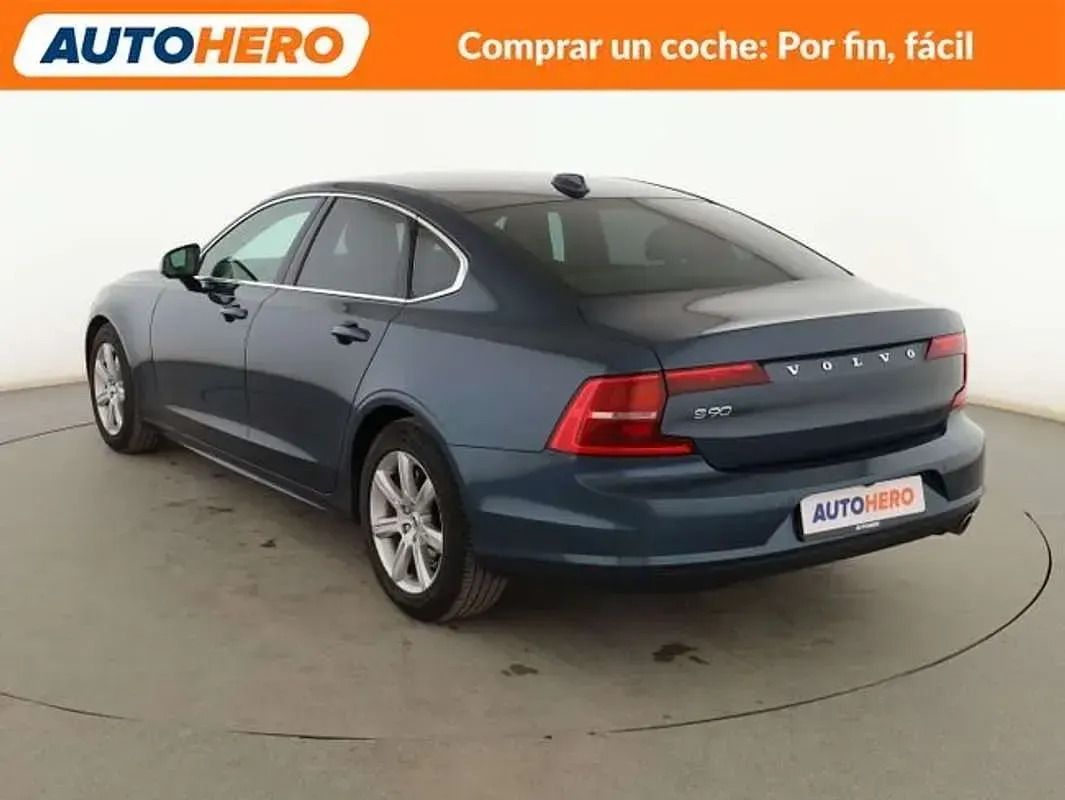 Usado Volvo S90 Momentum 150 CV (110 kW) 2019 Azul Berlina