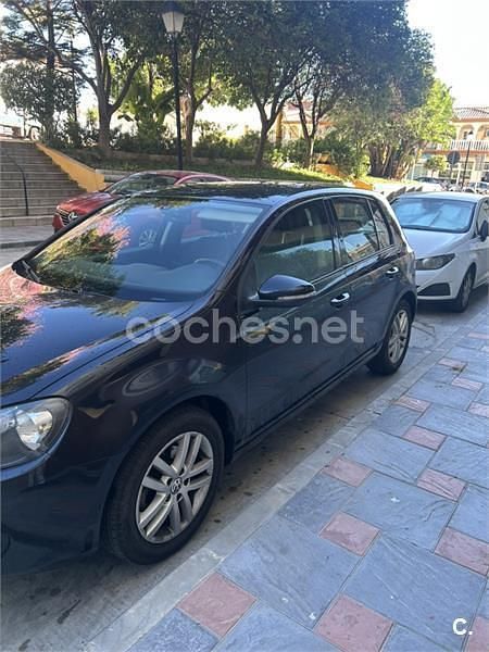 Usado VW Golf VII 110 CV (80 kW) 2014 Negro Berlina