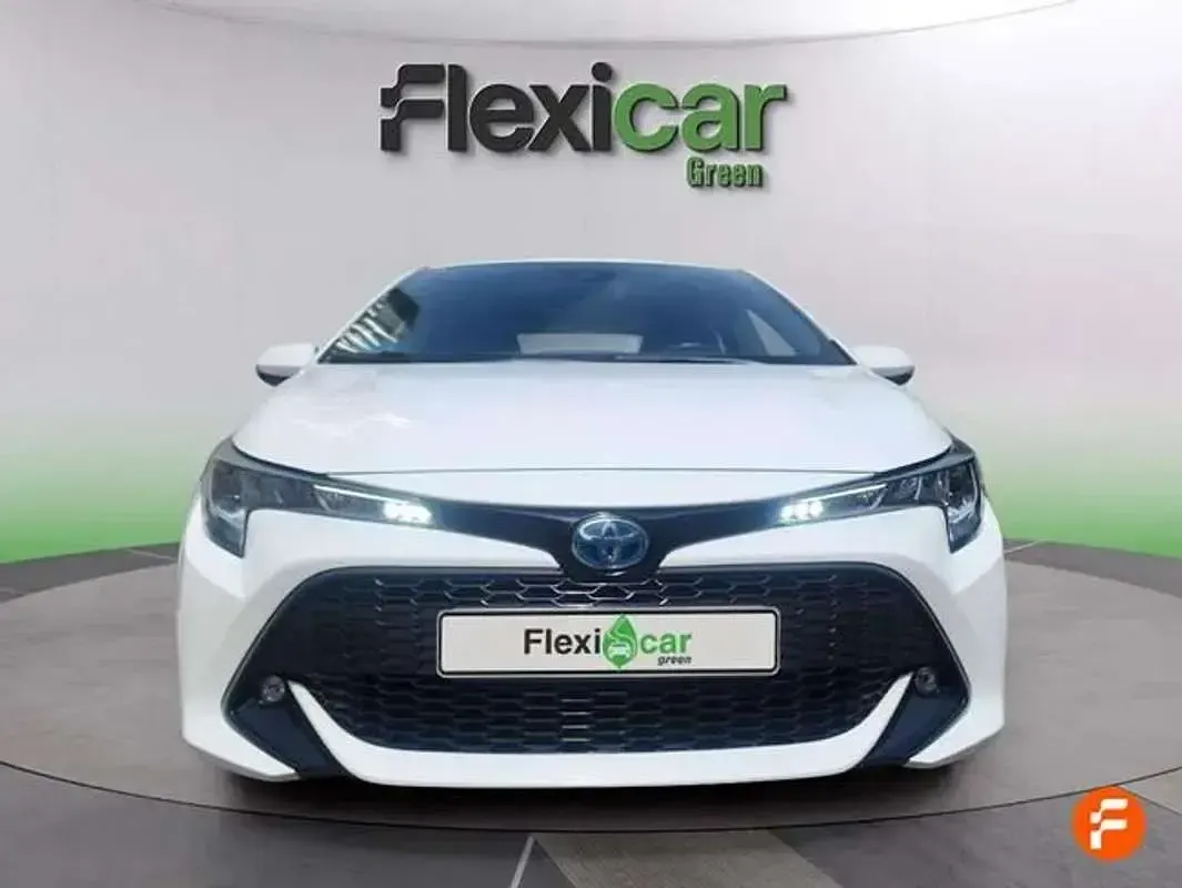 Usado Toyota Corolla Active 122 CV (89 kW) 2021 Blanco Berlina