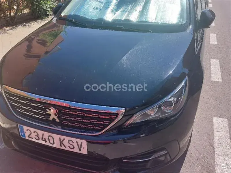 Usado Peugeot 308 Allure 130 CV (95 kW) 2019 Negro Berlina