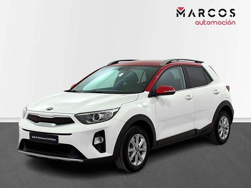 Usado Kia Stonic 84 CV (61 kW) 2021 Blanco SUV