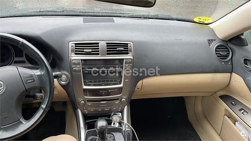 Usado Lexus IS220d Luxury Line 177 CV (130 kW) 2006 Gris / plata Berlina