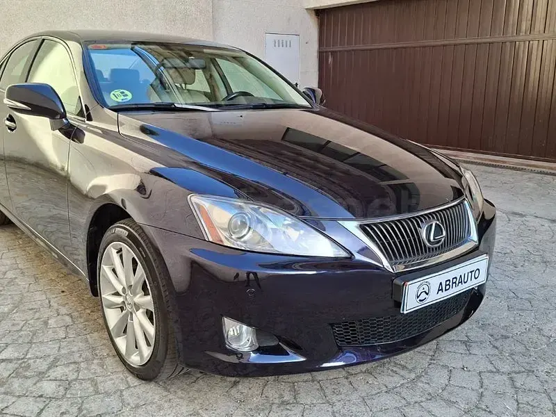 Usado Lexus IS220d Luxury Line 177 CV (130 kW) 2010 Azul Berlina