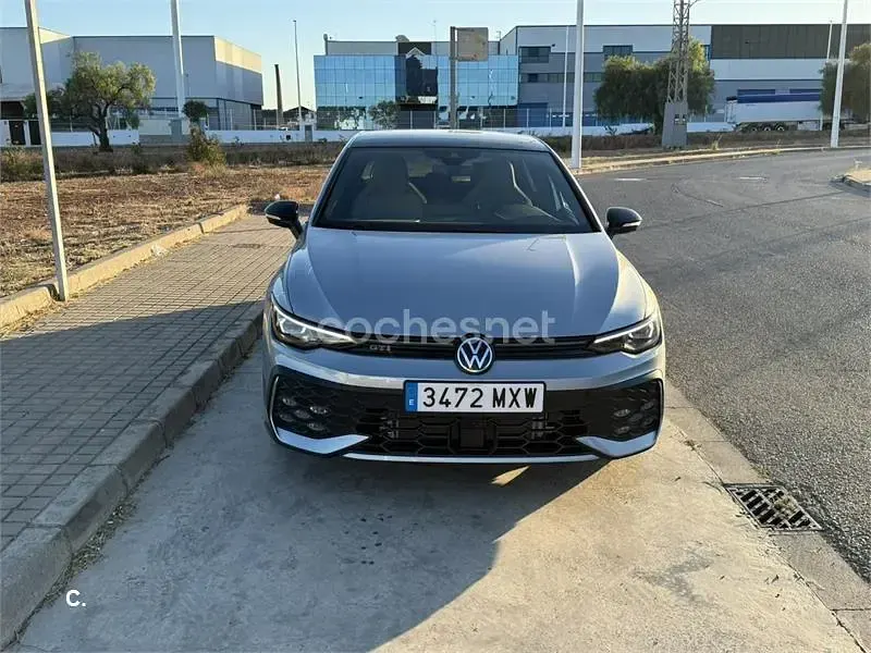Usado VW Golf VIII GTI 265 CV (194 kW) 2025 Gris / plata Berlina