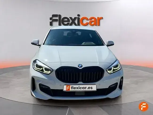 Usado BMW 118 150 CV (110 kW) 2023 Blanco Berlina