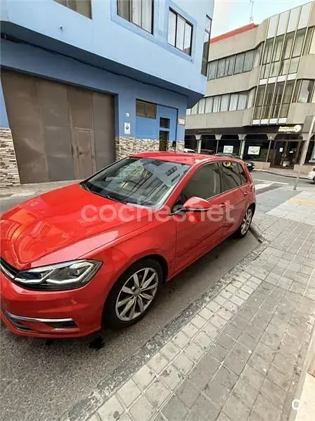 Usado VW Golf VII Sportline 115 CV (84 kW) 2018 Rojo Berlina
