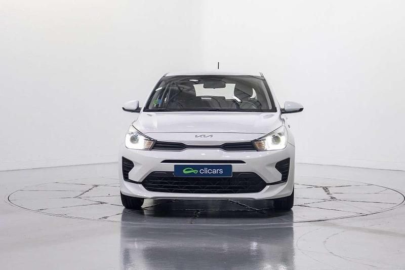 Usado Kia Rio 101 CV (74 kW) 2022 Blanco Utilitario
