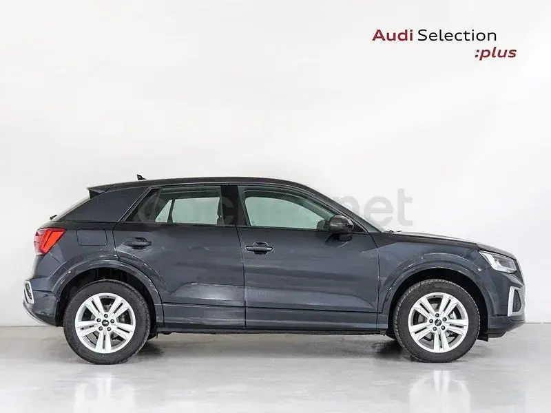 Usado Audi Q2 Advanced Plus 150 CV (110 kW) 2023 Gris / plata SUV