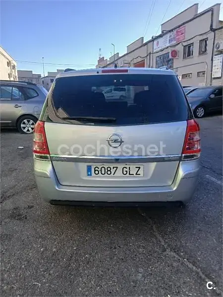 Usado Opel Zafira Family 110 CV (80 kW) 2010 Gris / plata Monovolumen
