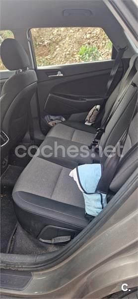 Usado Hyundai Tucson 116 HP (85 kW) 2019 Cinzento SUV